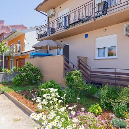Apartment Mishel 2 *