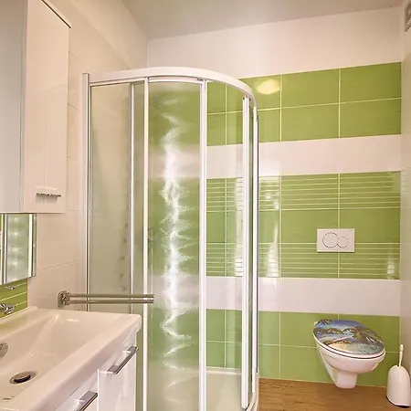 Mishel 2 Apartment